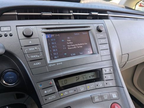 Used 2013 Toyota Prius Three FWD image 18