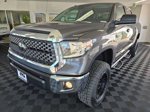 Used 2018 Toyota Tundra SR5 AWD/4WD image 7