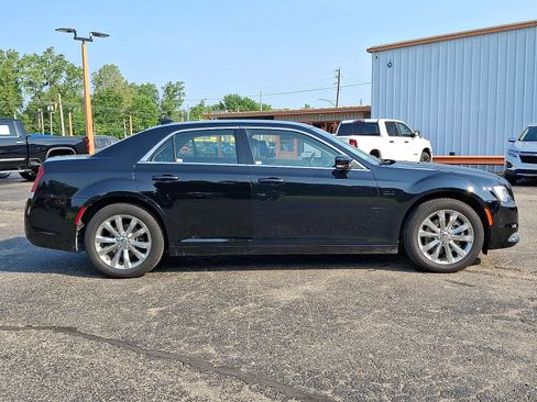 Used 2021 Chrysler 300 Touring L AWD/4WD image 26