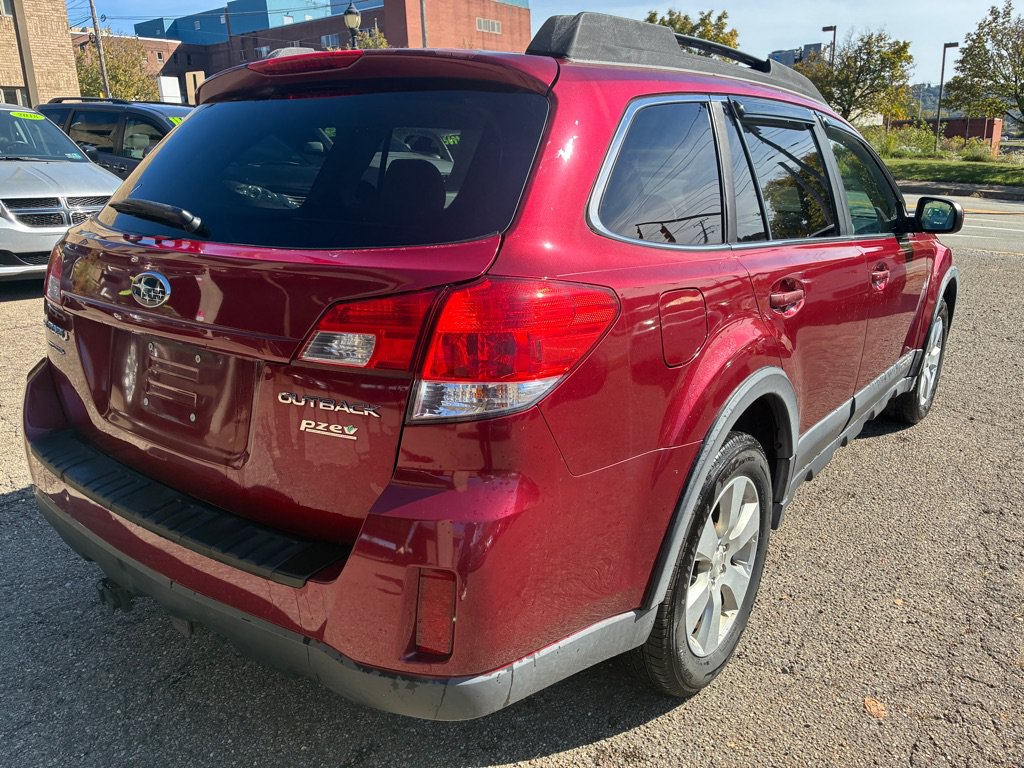 Used 2011 Subaru Outback 2.5i Premium w/ All-Weather Pkg AWD/4WD image 4
