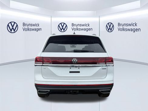 New 2026 Volkswagen Atlas SE image 5