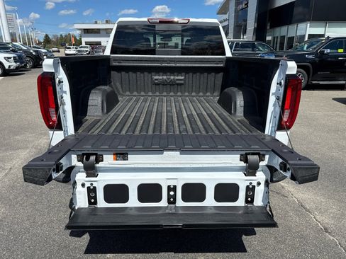 New 2026 GMC Sierra 1500 SLT AWD/4WD image 12