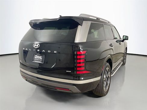 Used 2026 Hyundai Palisade Limited AWD/4WD image 13