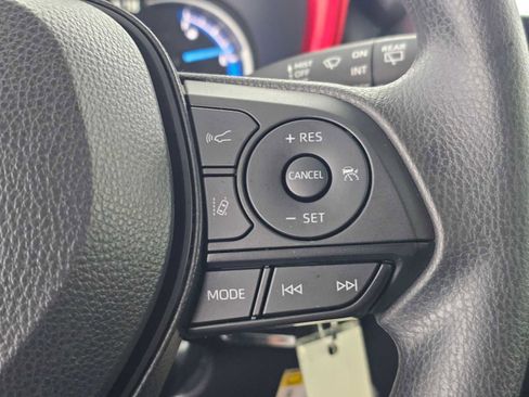 Used 2025 Toyota RAV4 LE image 28