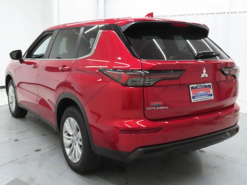 New 2026 Mitsubishi Outlander ES FWD image 6