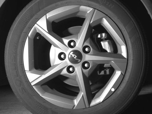 Used 2025 Kia K4 LXS image 13