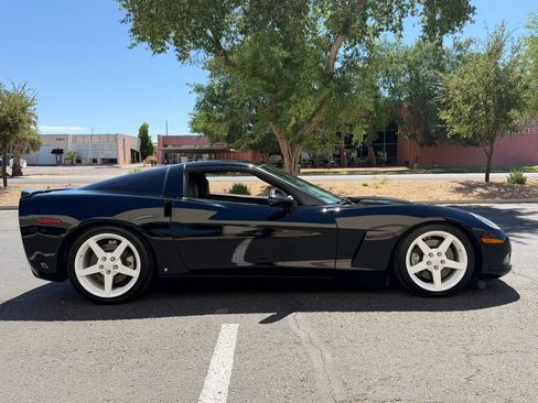 Used 2007 Chevrolet Corvette Coupe w/ Preferred Equipment Group RWD image 10