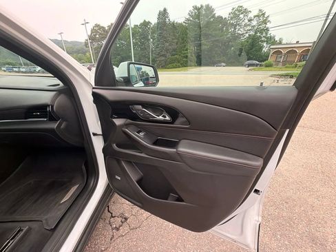 Certified 2023 Chevrolet Traverse RS w/ LPO, Floor Liner Package AWD/4WD image 34