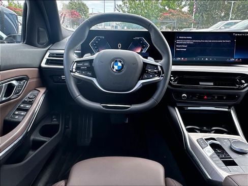 Used 2025 BMW 330i Sedan w/ Premium Package RWD image 11