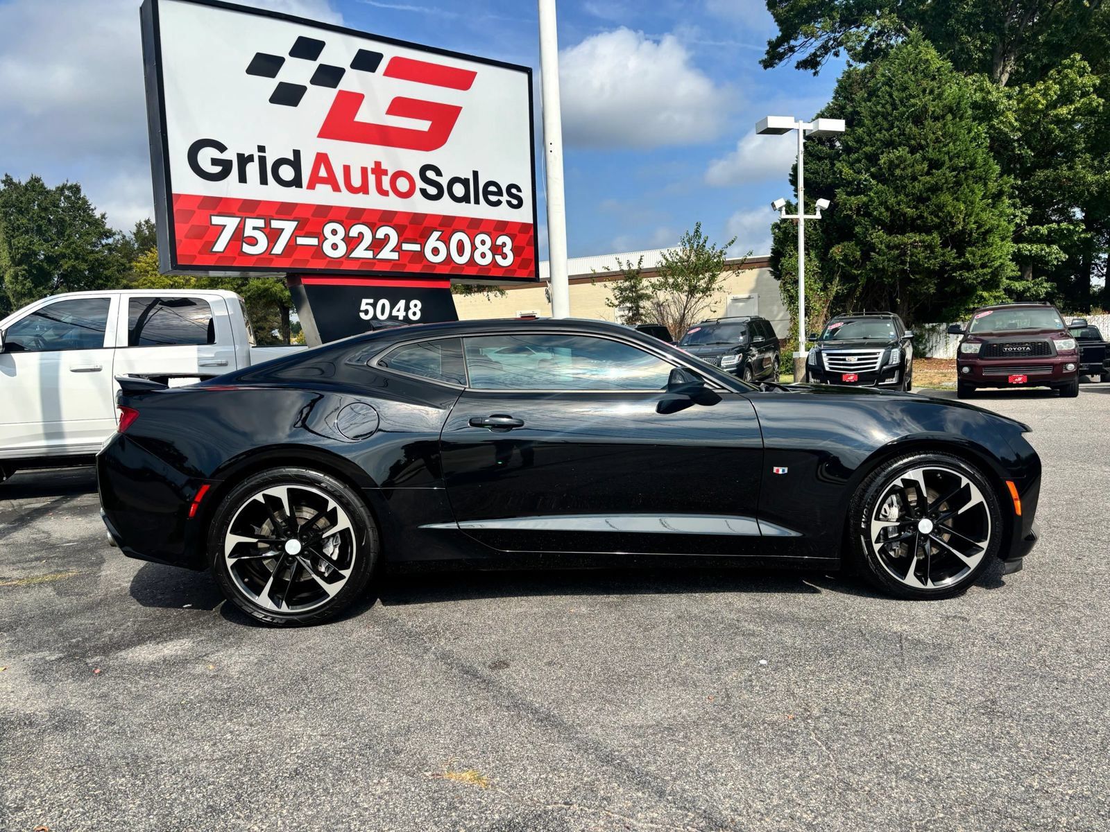 Used 2016 Chevrolet Camaro SS RWD image 2