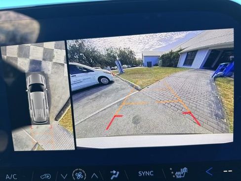 New 2026 Chevrolet Traverse LT w/ Enhanced Driving Package image 32