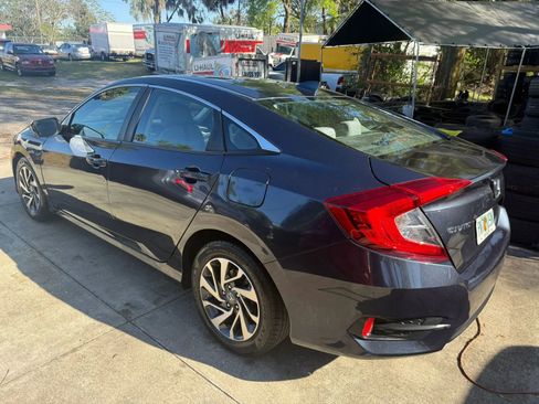 Used 2018 Honda Civic EX image 7