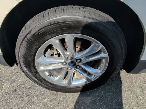 Used 2017 Ford Edge SEL w/ Equipment Group 201A AWD/4WD image 9