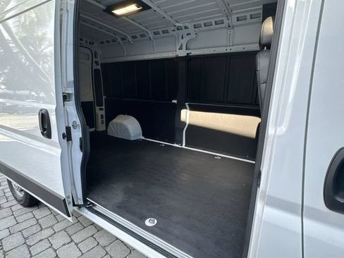 Used 2025 RAM ProMaster 2500 w/ Convenience Group FWD image 27