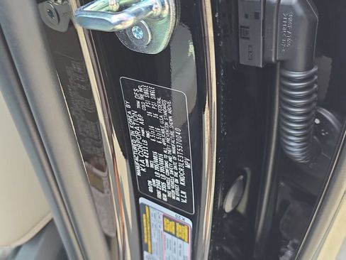 New 2026 Kia Niro EX FWD image 35