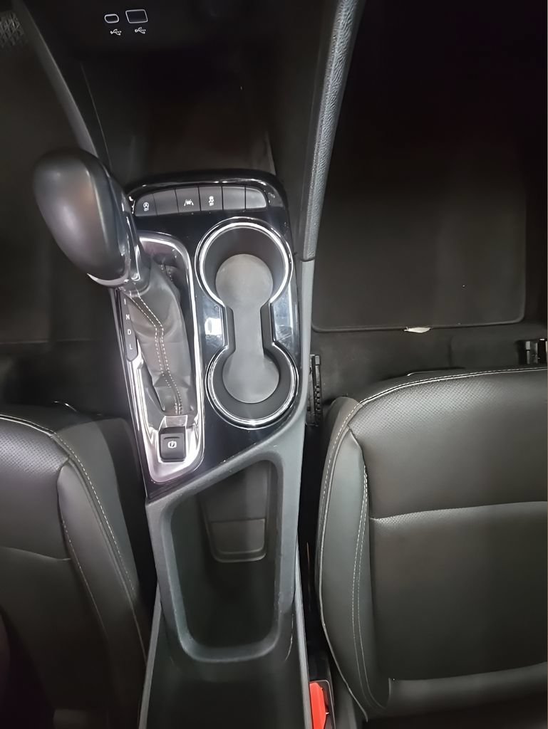 Used 2024 Buick Encore GX Sport Touring FWD image 34