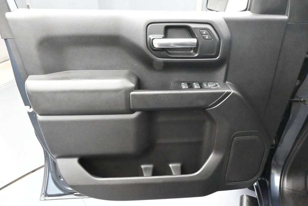 Used 2019 Chevrolet Silverado 1500 Custom w/ Custom Value Package RWD image 14
