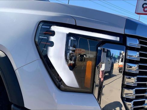 Used 2024 GMC Sierra 2500 Denali w/ Denali Reserve Package image 27