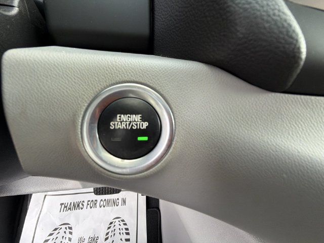 Used 2023 GMC Terrain SLE w/ Driver Convenience Package FWD image 16