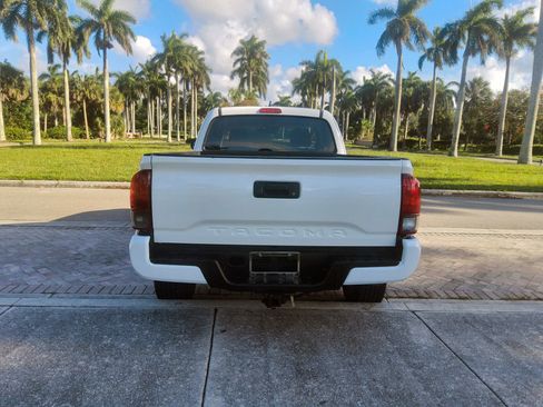 Used 2019 Toyota Tacoma SR RWD image 7