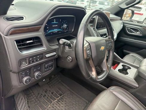 Used 2023 Chevrolet Suburban High Country image 11