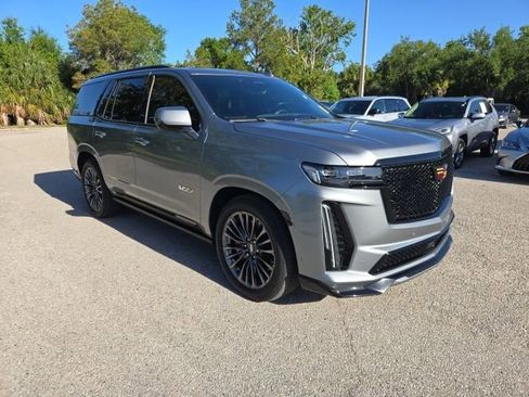 Used 2023 Cadillac Escalade V AWD/4WD image 7