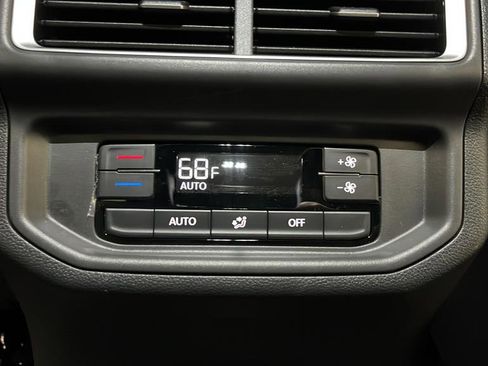 Used 2024 Volkswagen Atlas SE FWD image 38