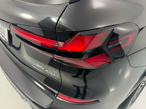 Used 2026 BMW X5 xDrive40i w/ M Sport Package image 7