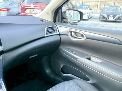 Used 2019 Nissan Sentra SR image 16