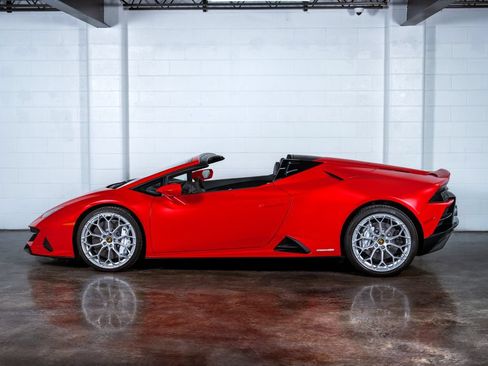Used 2024 Lamborghini Huracan EVO AWD/4WD image 7