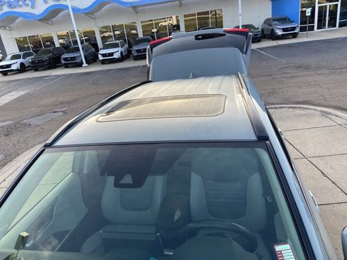 Used 2022 Toyota RAV4 XLE Premium image 28