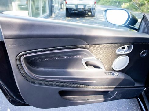 Used 2022 Aston Martin DB11 Volante image 8