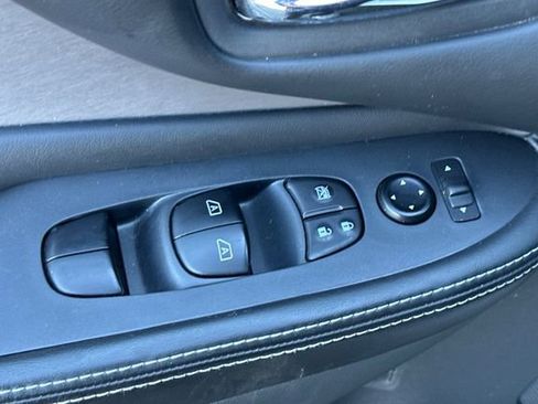 Used 2023 Nissan Murano SV image 12