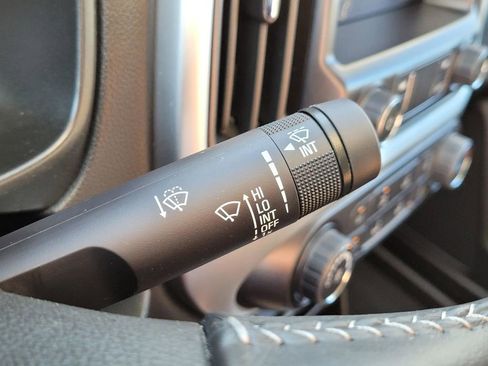 Used 2022 Chevrolet Colorado LT w/ LT Convenience Package image 32