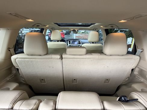 Used 2017 Toyota Highlander Limited Platinum FWD image 51