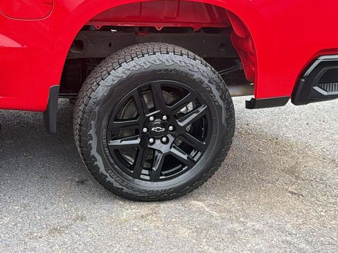 Used 2022 Chevrolet Silverado 1500 Custom Trail Boss w/ LPO, Dark Essentials Package AWD/4WD image 9