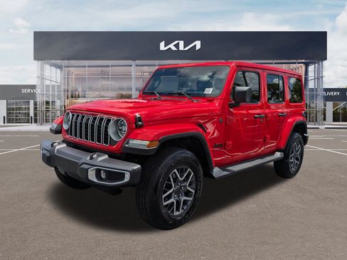 Used 2025 Jeep Wrangler Unlimited Sahara AWD/4WD image 6
