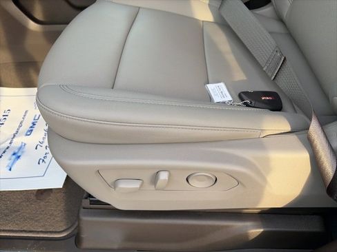 New 2026 GMC Sierra 1500 SLT w/ SLT Premium Package image 18