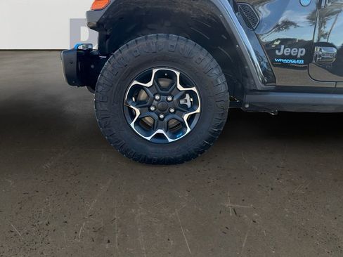 Used 2022 Jeep Wrangler Unlimited Rubicon 4xe w/ Cold Weather Group image 10