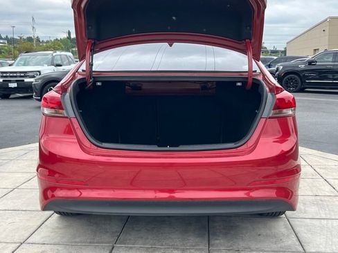 Used 2017 Hyundai Elantra SE w/ SE A/T Tech Package 03 FWD image 10