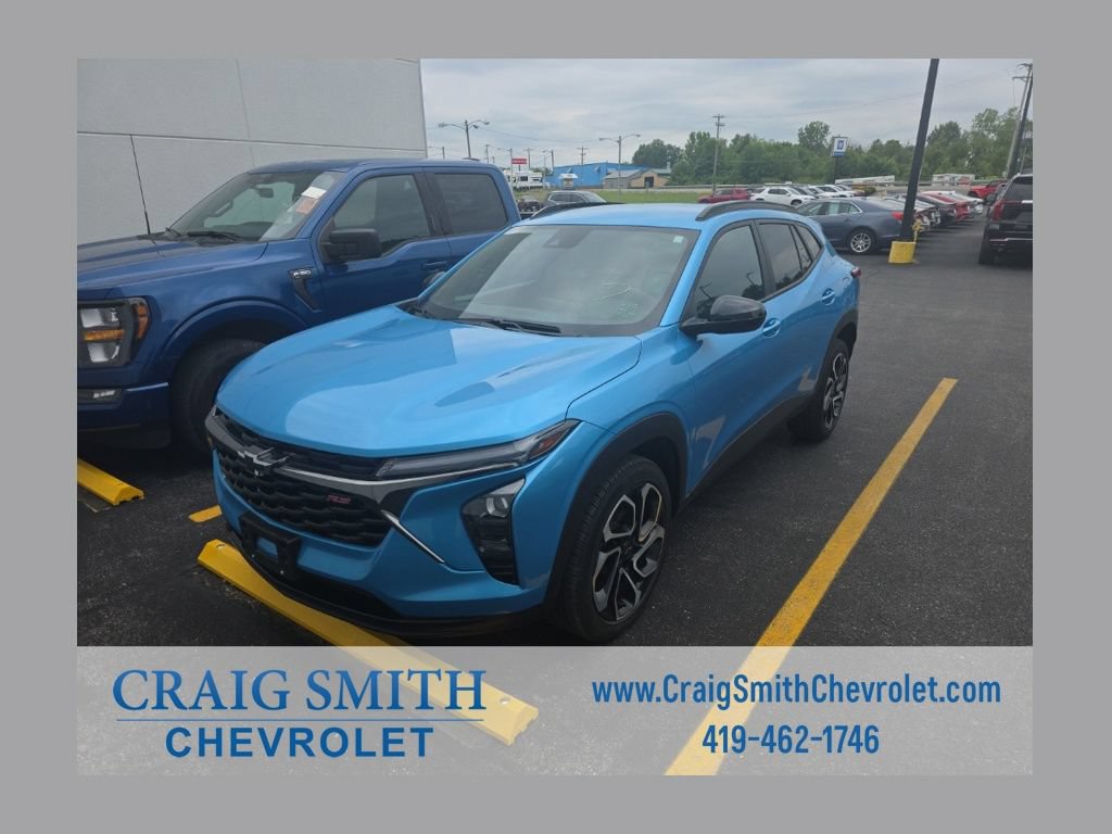 Used 2025 Chevrolet Trax RS w/ Driver Confidence Package FWD image 1
