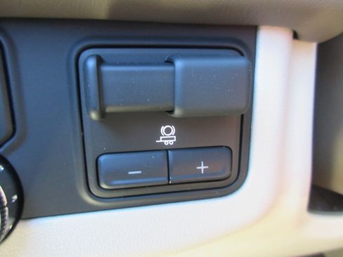 New 2026 GMC Yukon XL Denali image 18