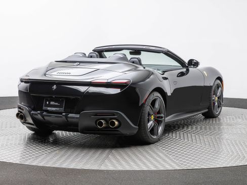 Used 2025 Ferrari Roma Spider RWD image 7