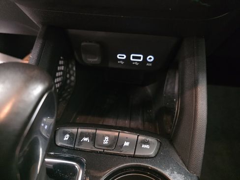 Used 2023 Chevrolet TrailBlazer RS AWD/4WD image 25