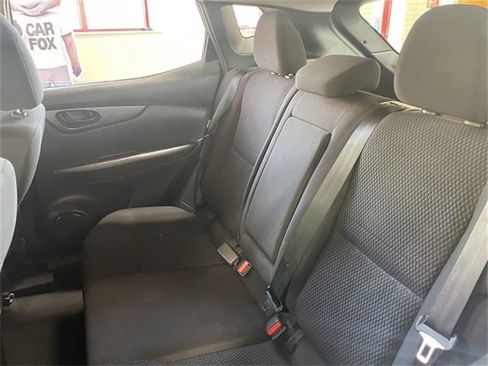 Used 2021 Nissan Rogue Sport S image 18