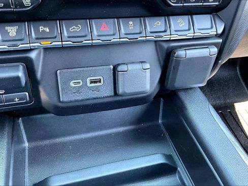 Used 2022 Chevrolet Silverado 2500 LTZ w/ LTZ Plus Package AWD/4WD image 16
