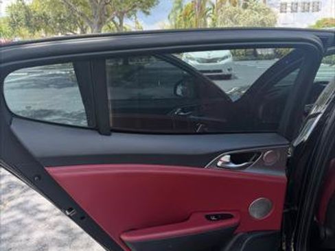 Used 2018 Kia Stinger GT1 RWD image 19