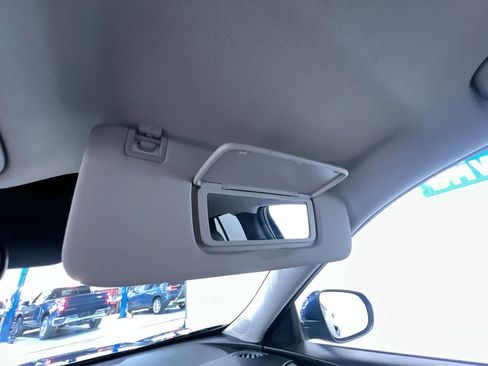 Used 2024 Chevrolet Trax LT w/ Sunroof Package FWD image 33