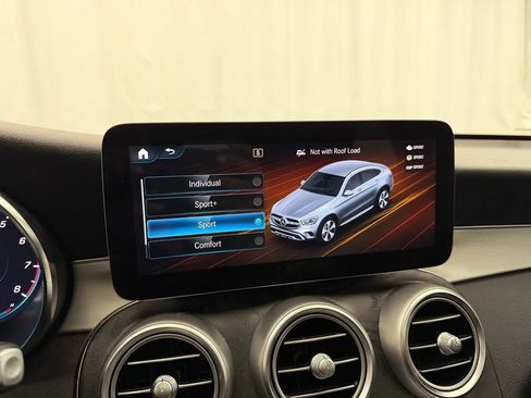 Used 2021 Mercedes-Benz GLC 300 4MATIC Coupe image 26