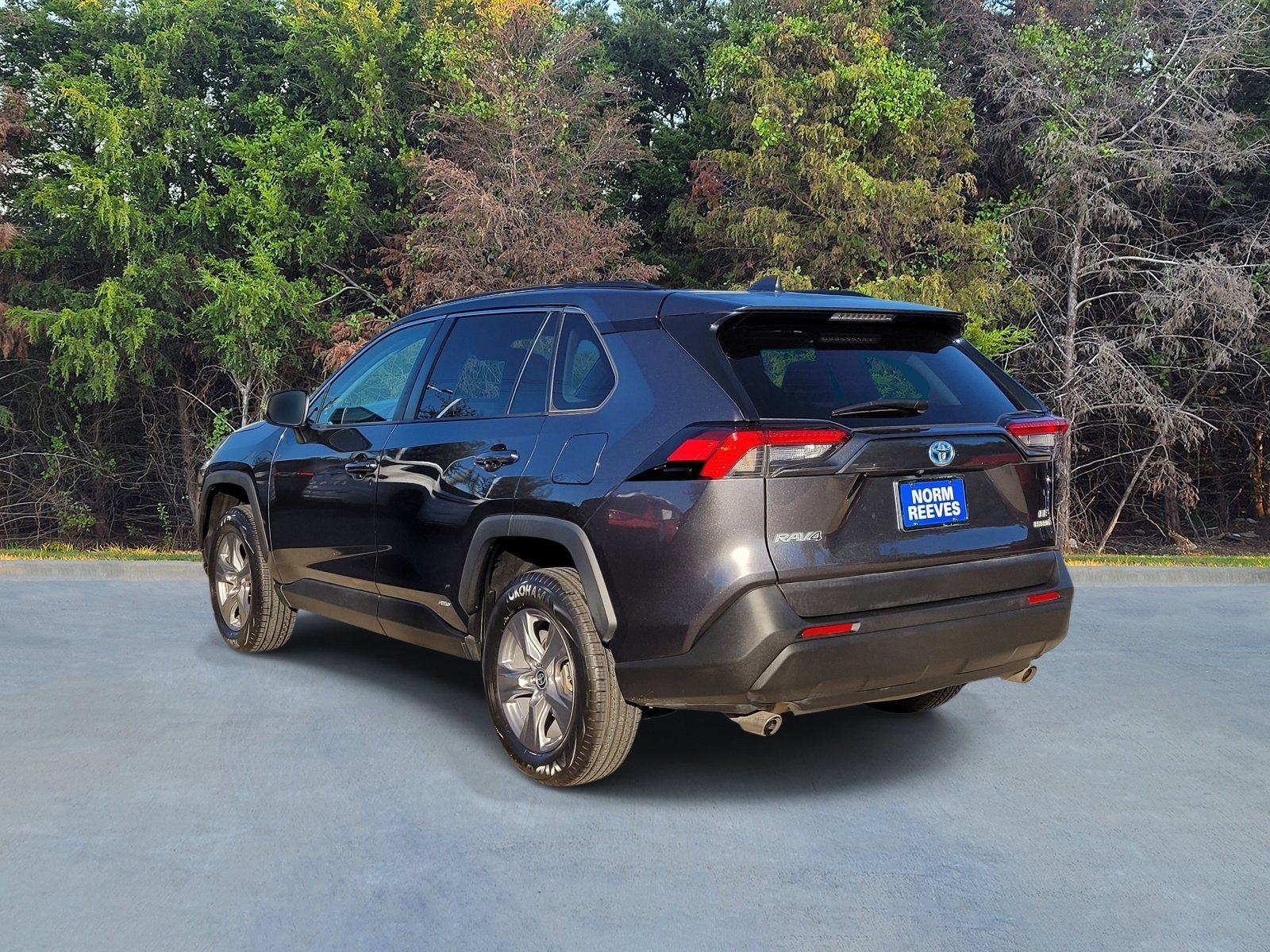 Used 2023 Toyota RAV4 LE AWD/4WD image 20